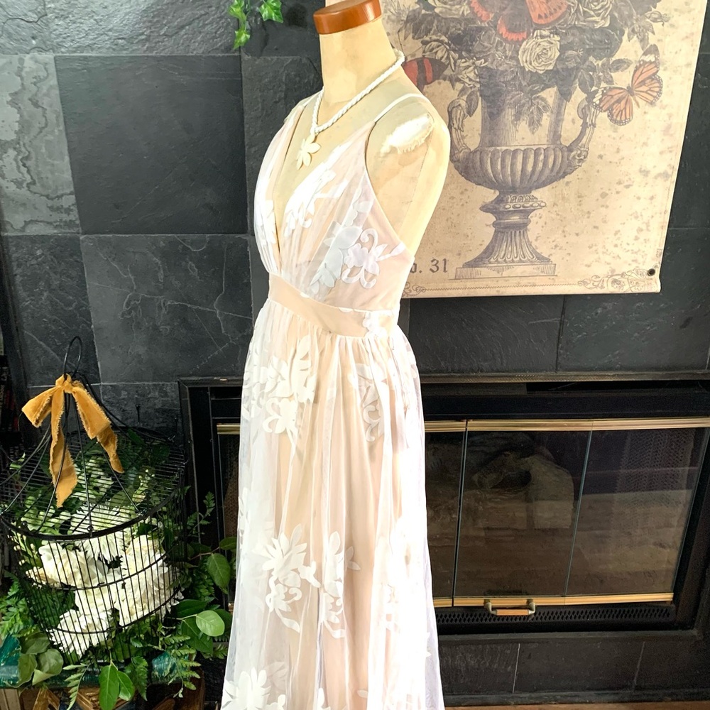 NWT maxi dress white floral velvet burnout deep V neckline crisscross back lined - Picture 4 of 13